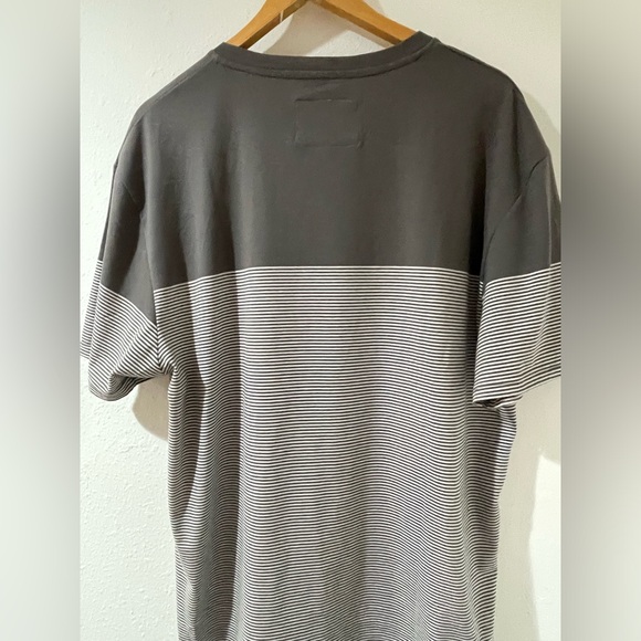 JINGO V-Neck short sleeve tee. NWOT - Picture 4 of 4